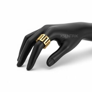 Stainless Steel ▪︎ Noel ▪︎ Abstract Ring ▪︎ Sz 7